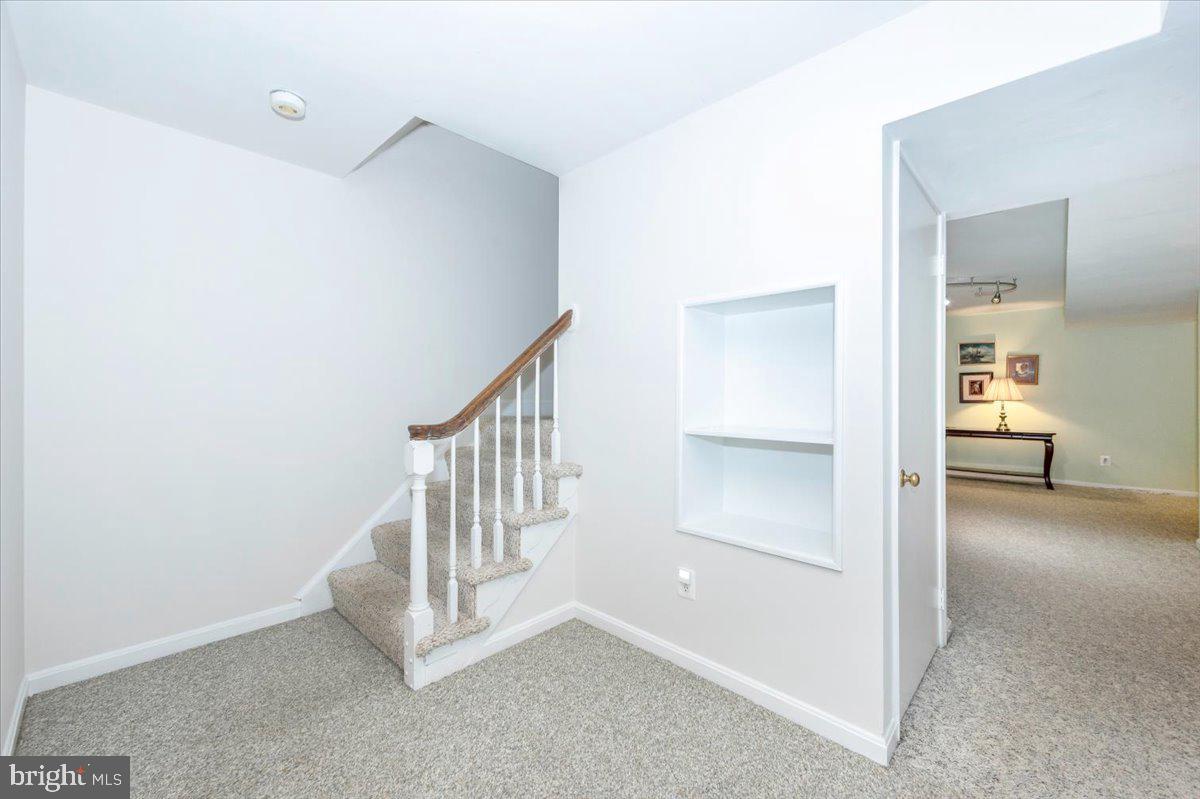 MANOR VILLAGE - Residential