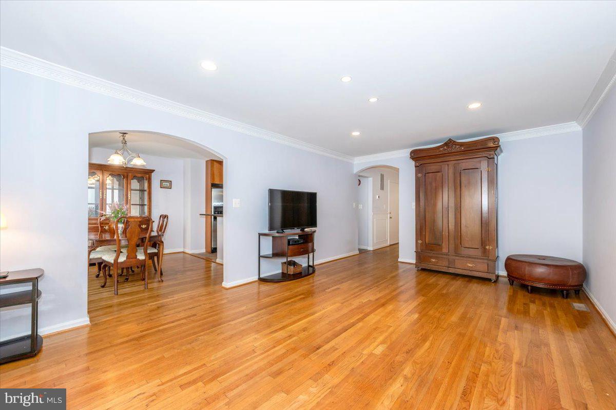 MANOR VILLAGE - Residential