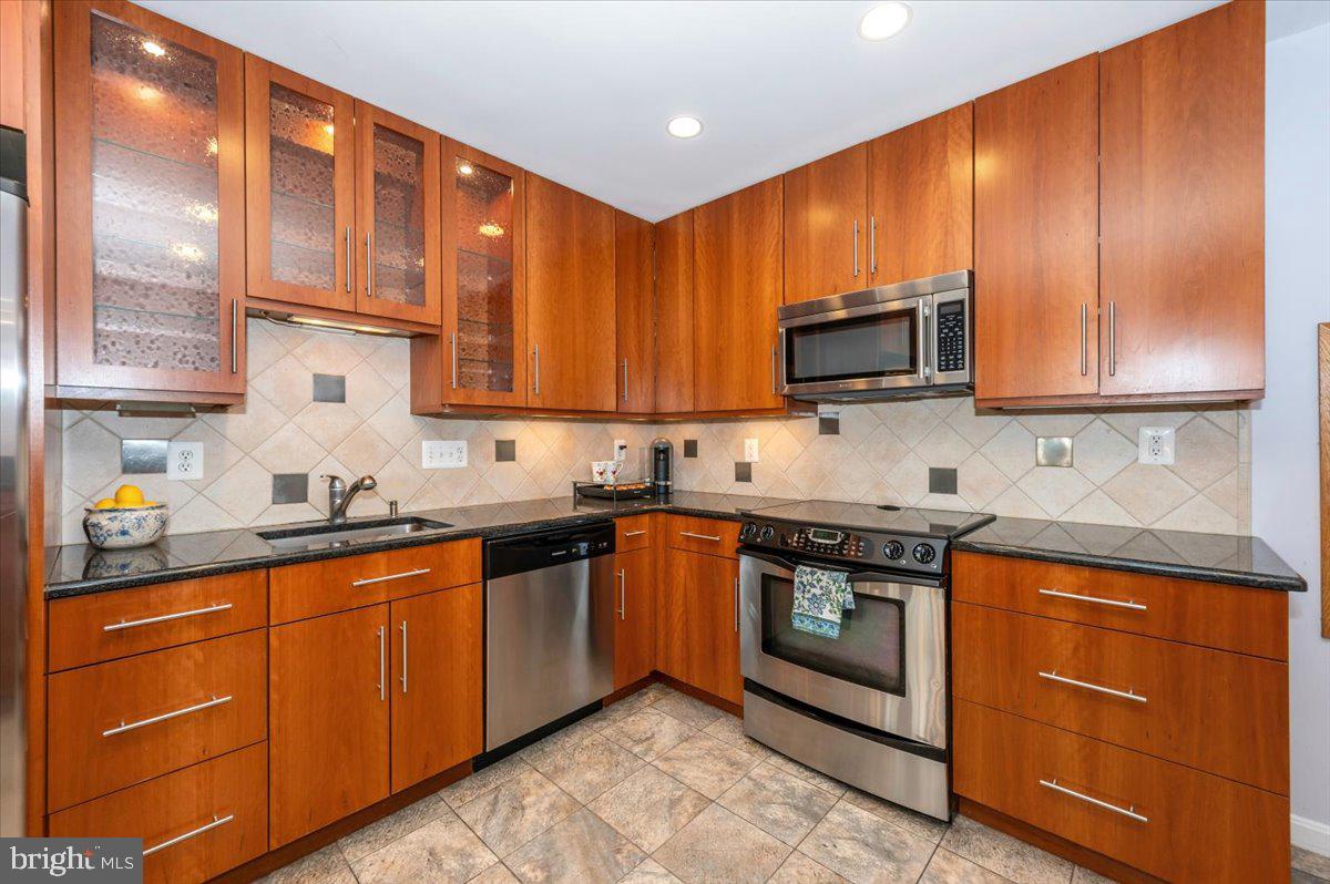 MANOR VILLAGE - Residential