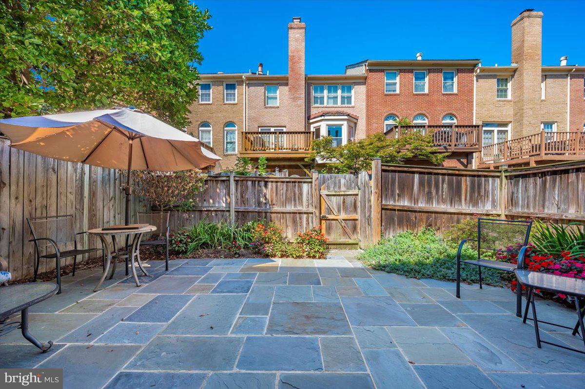 MANOR VILLAGE - Residential