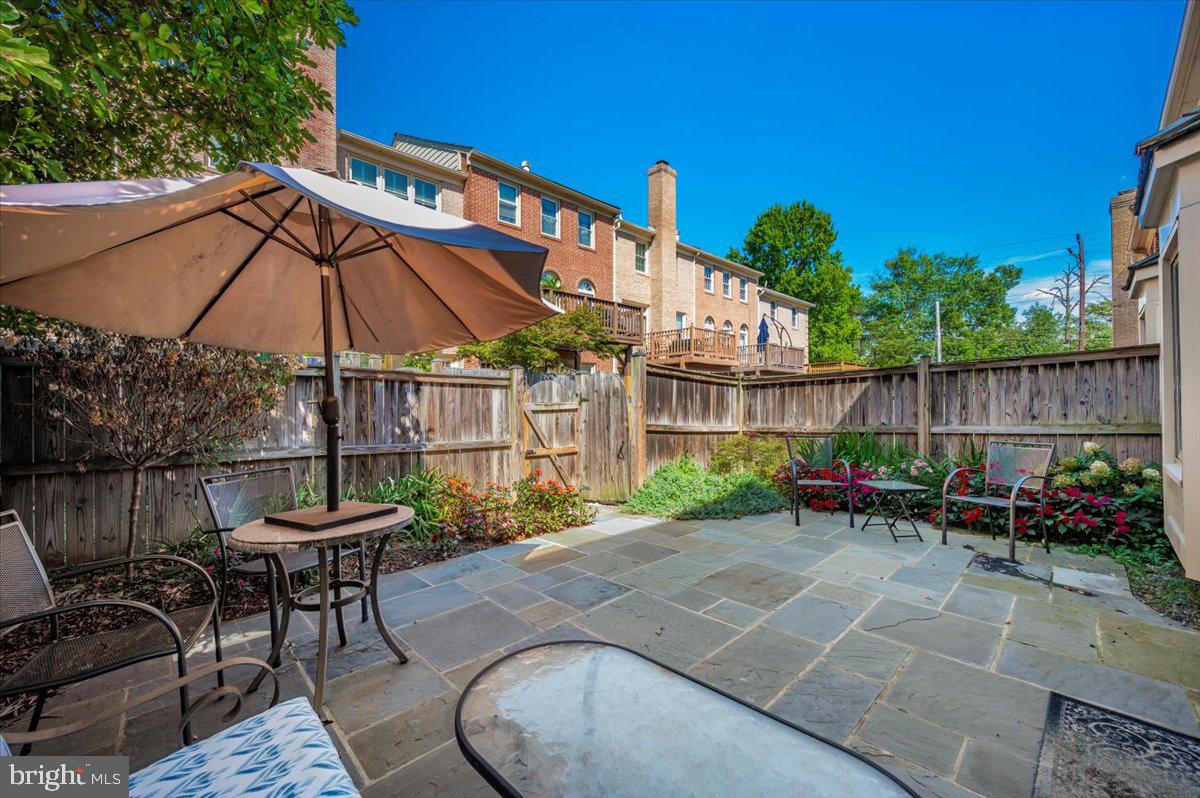 MANOR VILLAGE - Residential