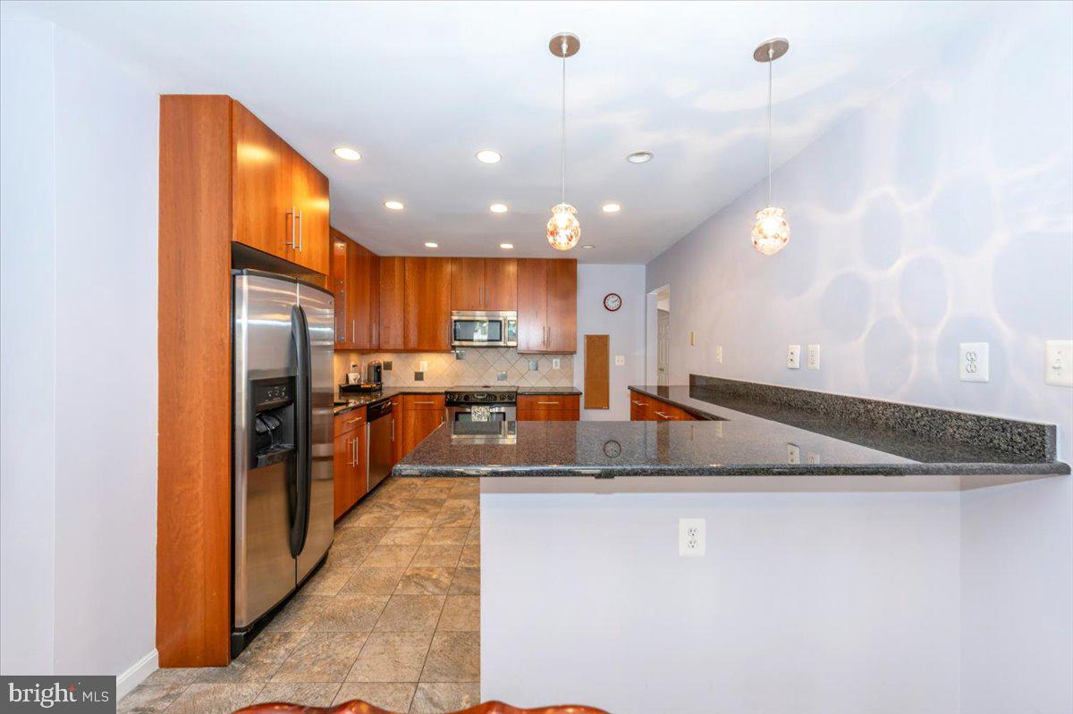 MANOR VILLAGE - Residential