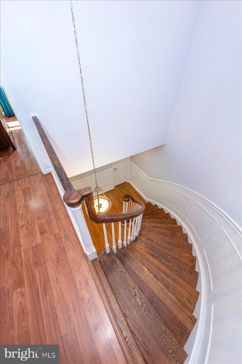 MANOR VILLAGE - Residential