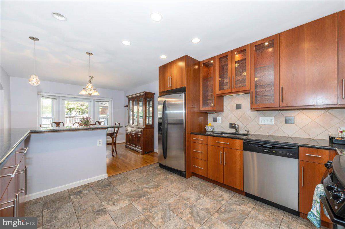 MANOR VILLAGE - Residential