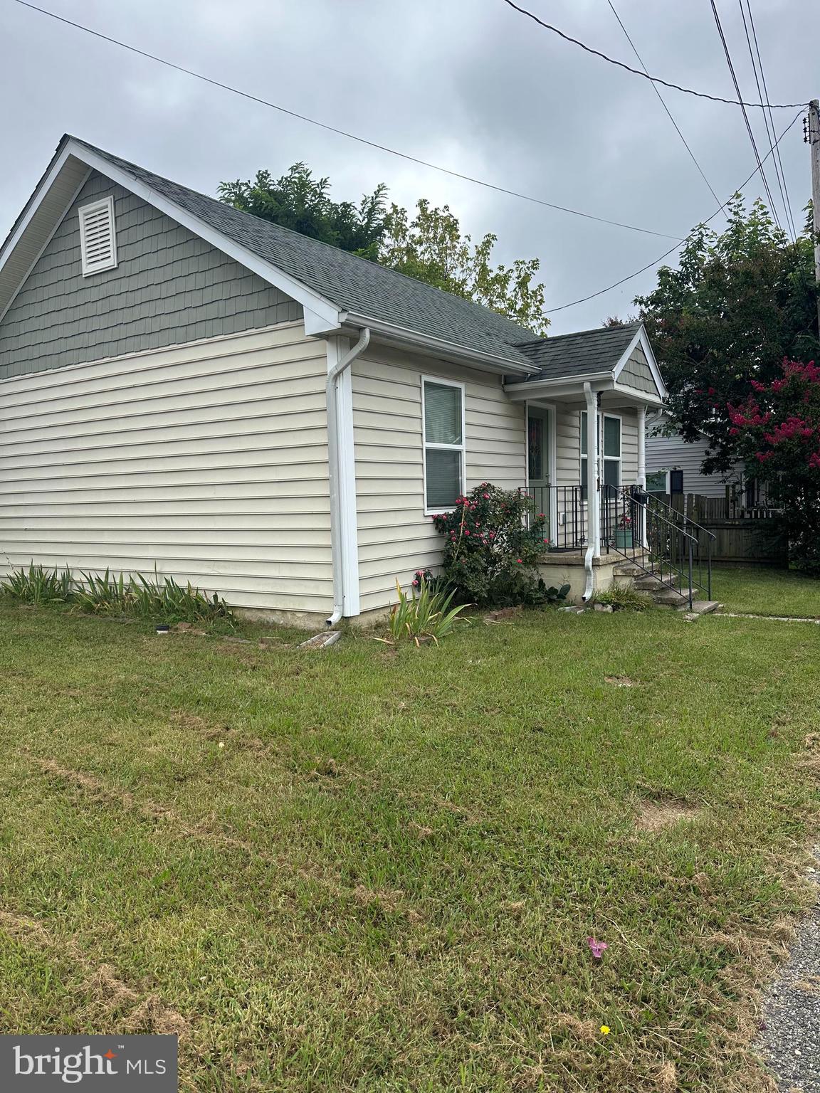 1 GERING COURT