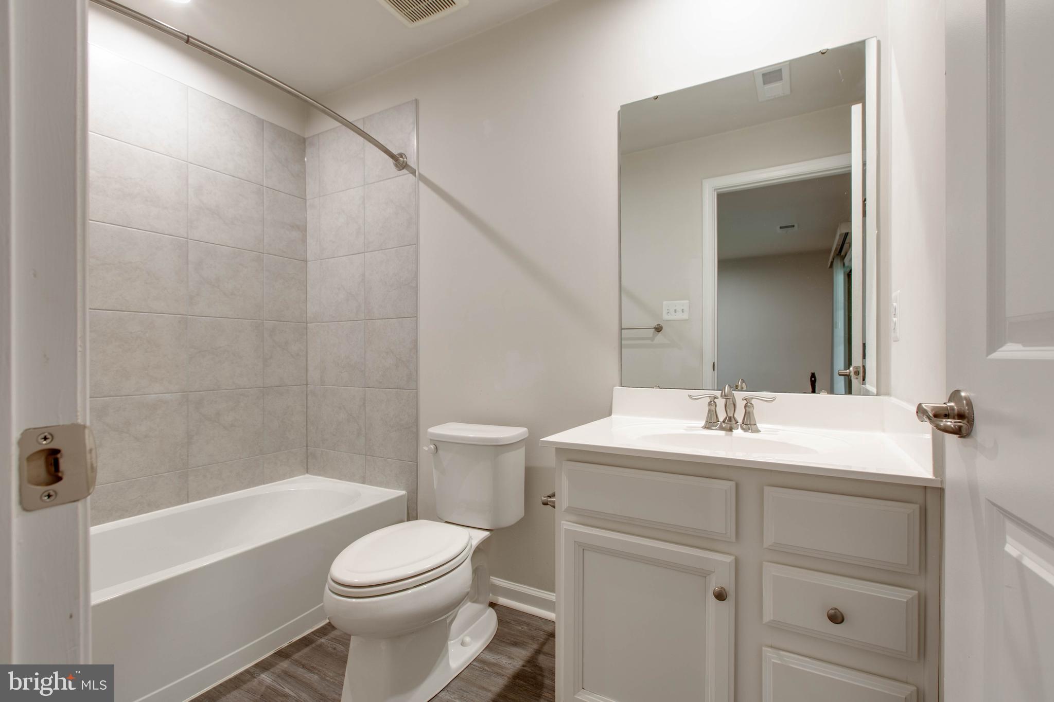 PARKSIDE - Residential Lease