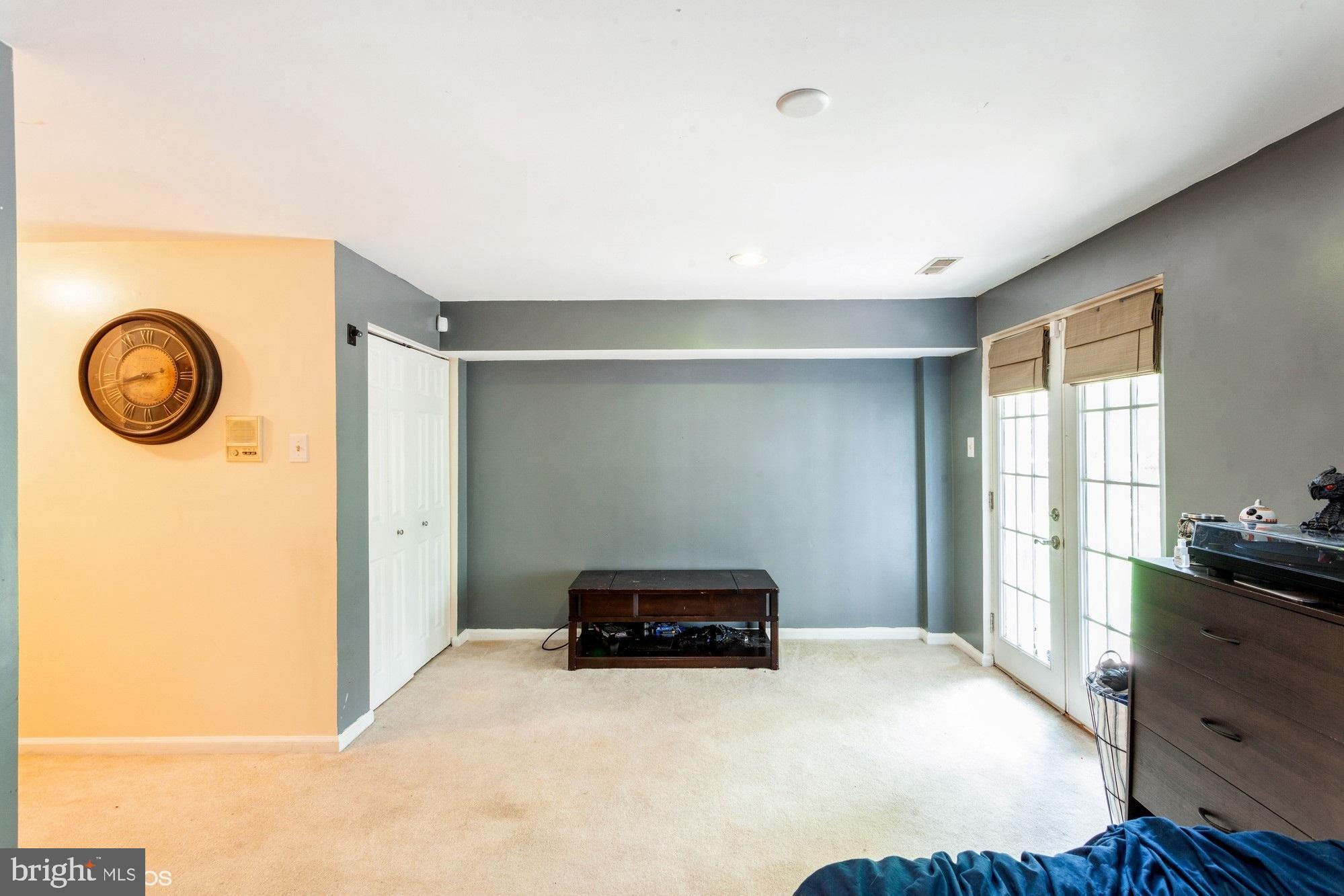 WHITE OAK - Residential