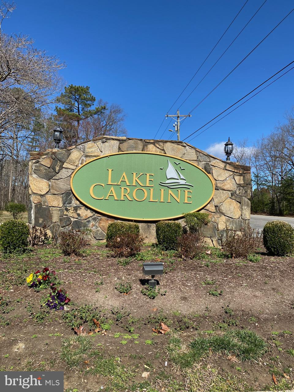 LAKE CAROLINE - Residential