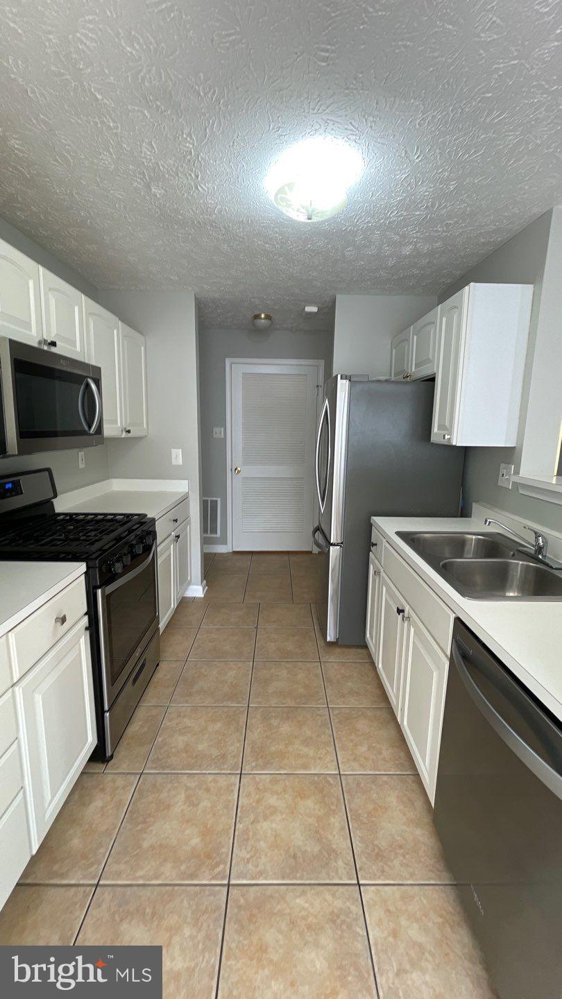 RIDERS RIDGE - Residential Lease