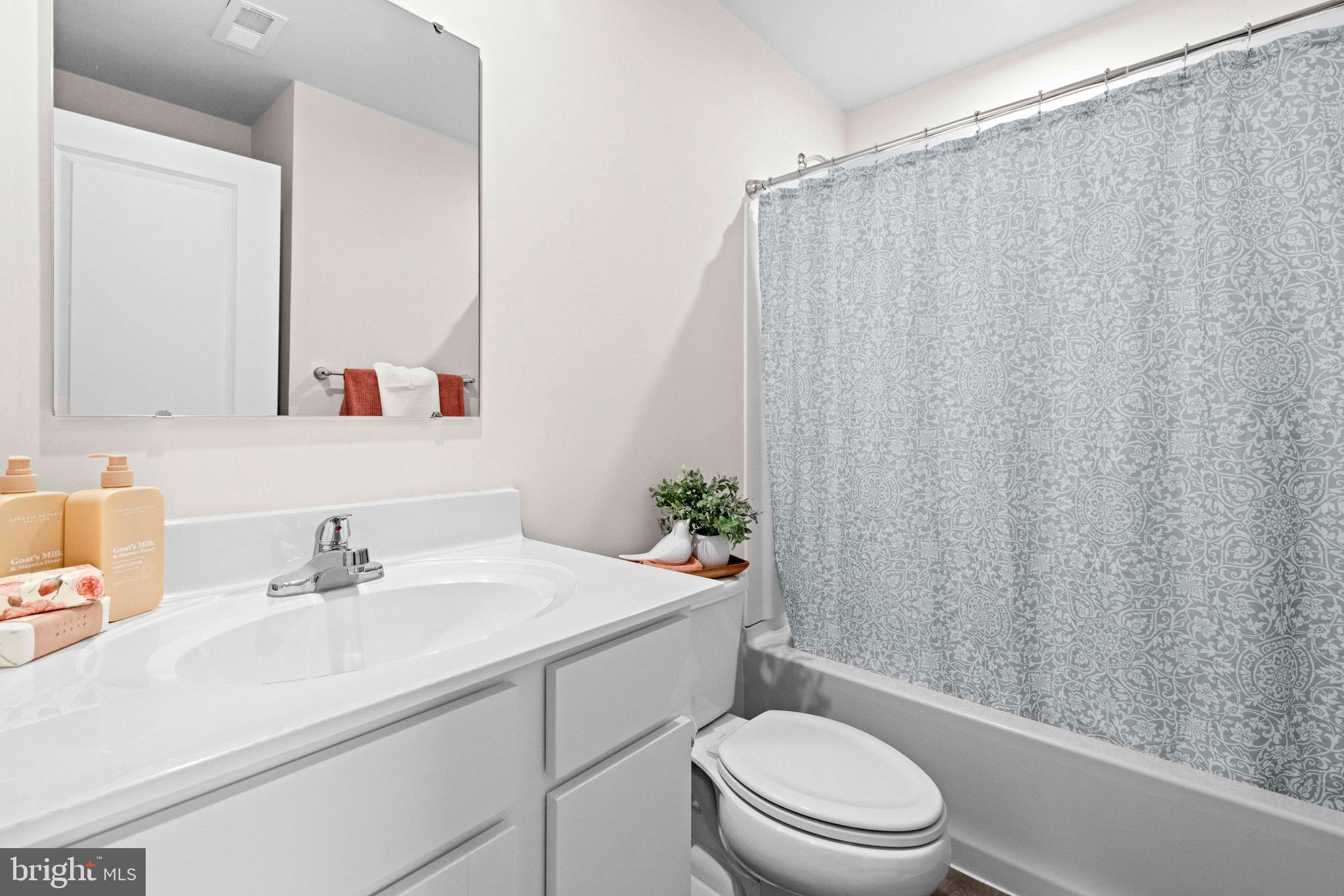 THE LAKES AT MARTINSBURG - Residential