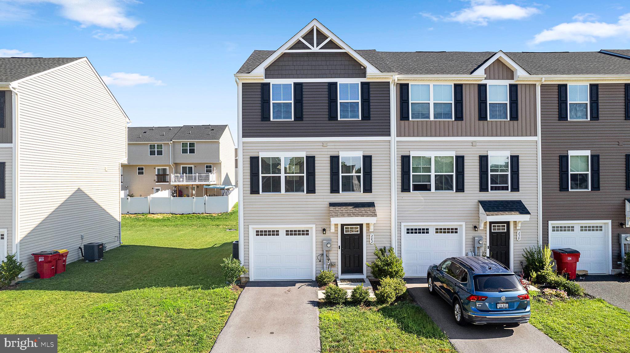 THE LAKES AT MARTINSBURG - Residential