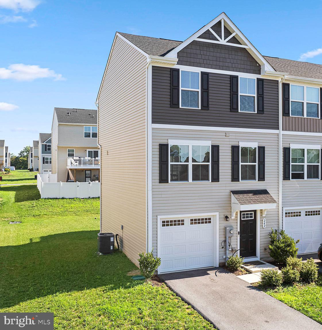 THE LAKES AT MARTINSBURG - Residential