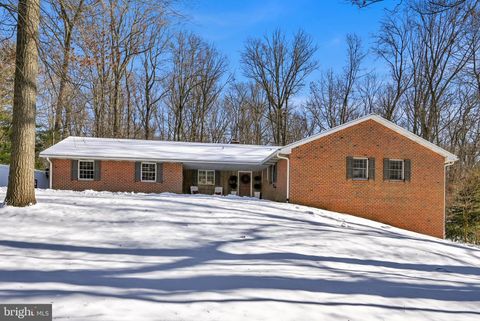 Photo of 33 Laurel Hill Drive, Quarryville, PA 17566 (MLS # PALA2045868)