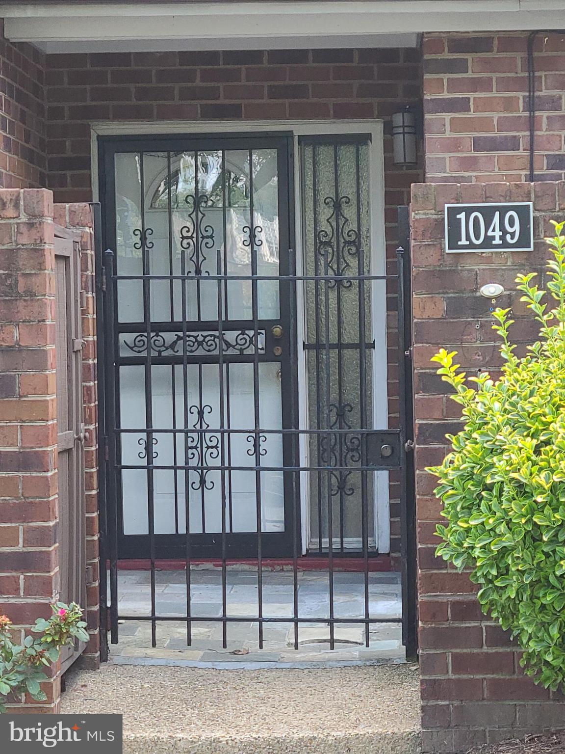 1049 MICHIGAN AVENUE NE 1049