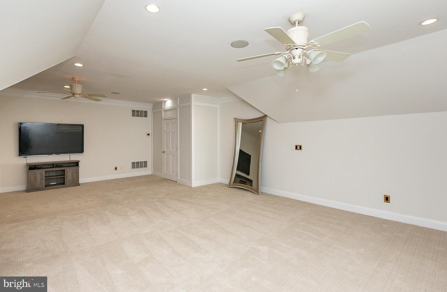 MERION GOLF ESTATES - Residential