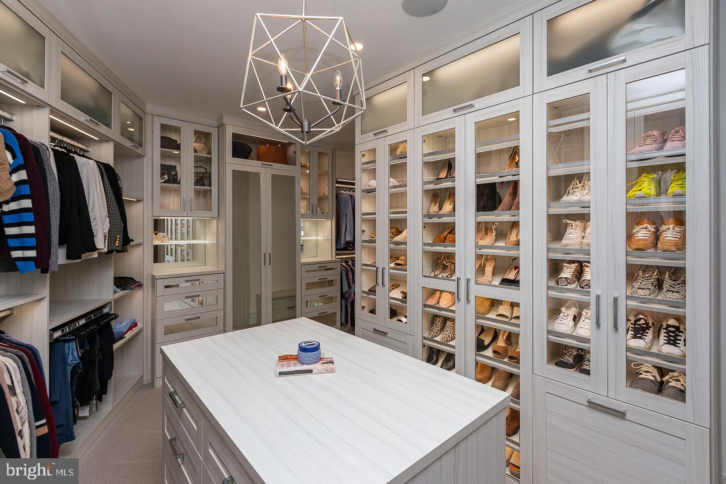 MERION GOLF ESTATES - Residential