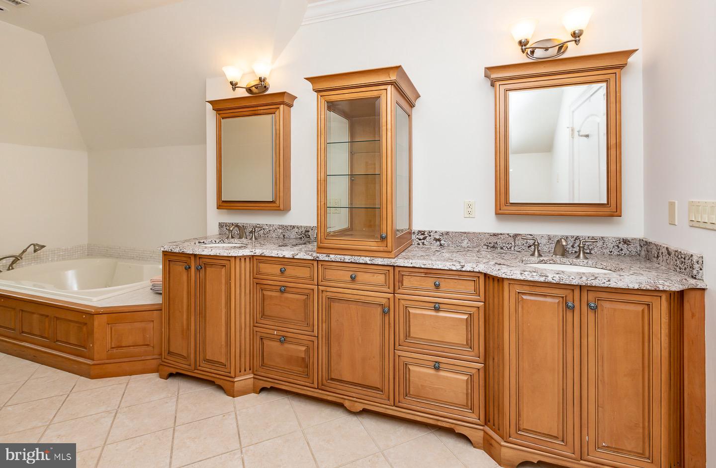 MERION GOLF ESTATES - Residential