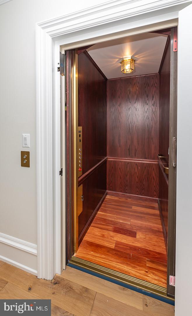 MERION GOLF ESTATES - Residential