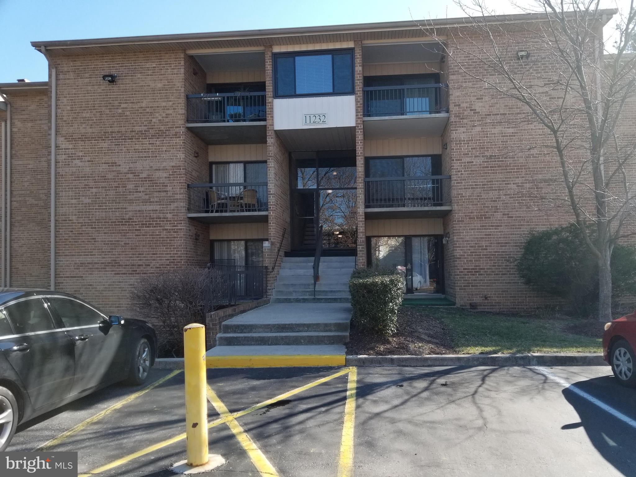 Condo Living at its best ! This spacious condo features 2 Bedrooms , a Den and 2 Bathrooms ; Large living room and Master Bedroom with its own Bathroom and a Balcony . Condo Fees include everything except electricity and it is convenient to all the major routes and shopping Malls . You snooze on this , you will miss an excellent property either to live in or rent out .