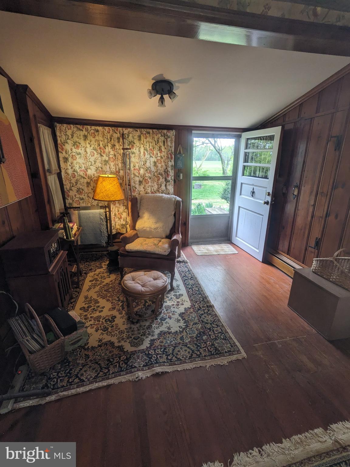 CENTREVILLE - Commercial Sale