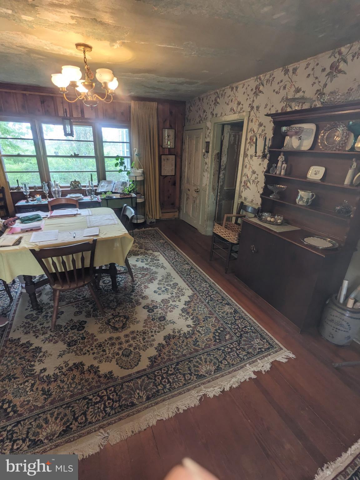 CENTREVILLE - Commercial Sale