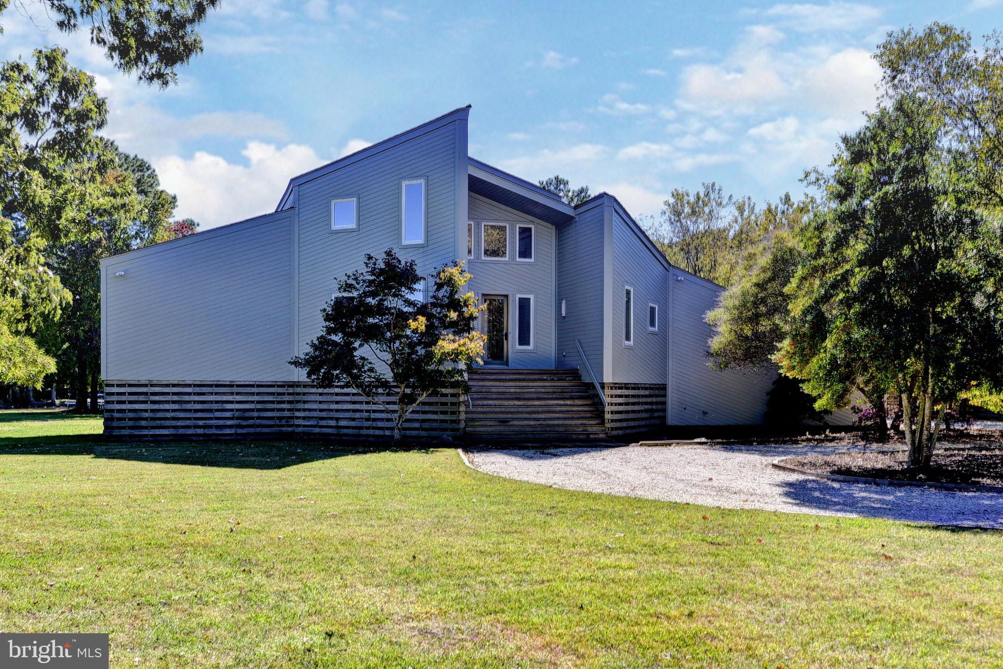 102 TUE MARSH LANE