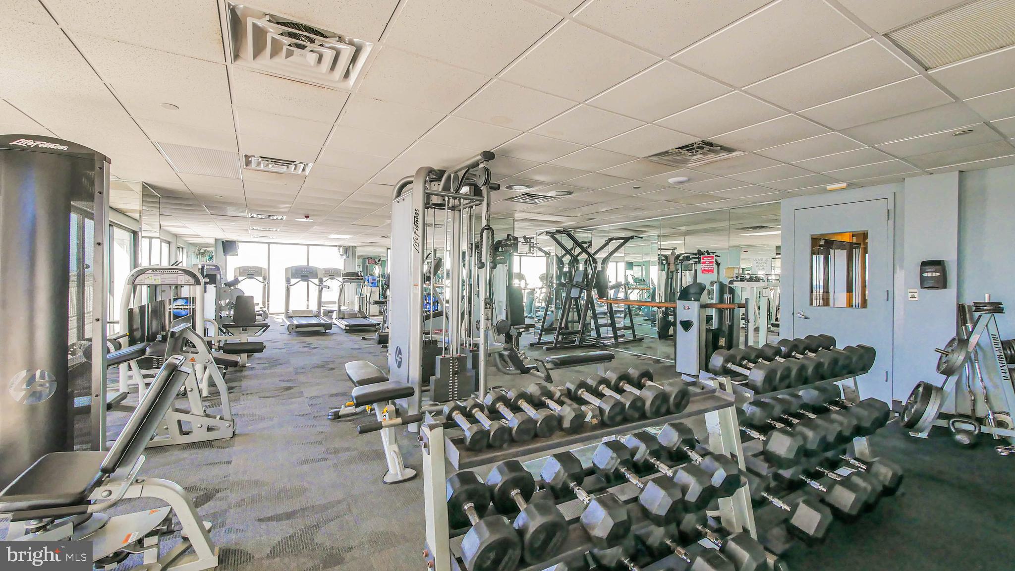 3101 BOARDWALK 2402-2