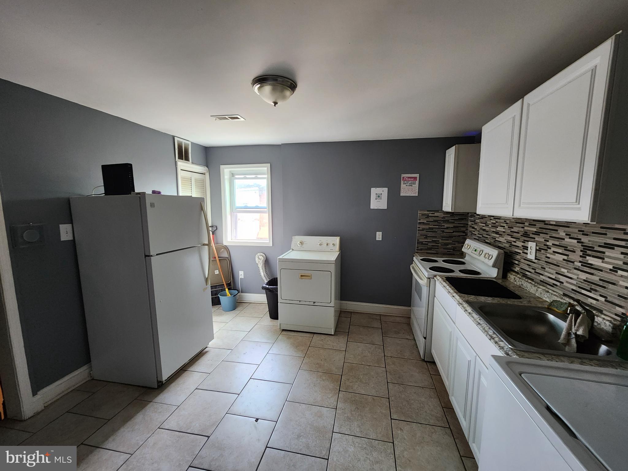 BROADWAY EAST - Residential