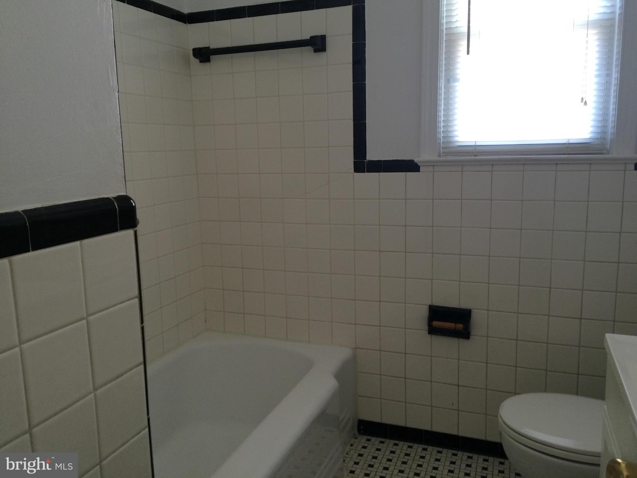 LAUREL PARK - Residential Lease