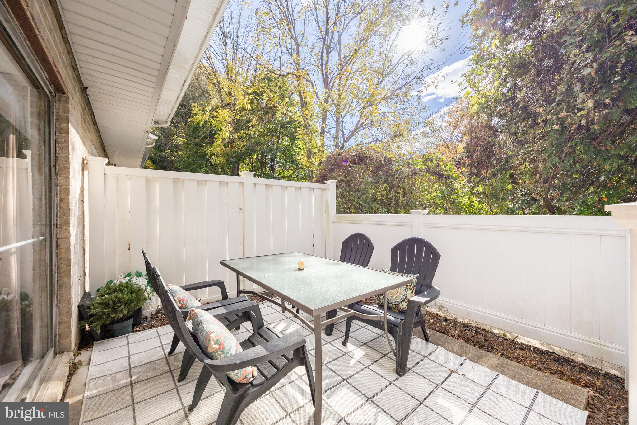1518 MANLEY ROAD B17