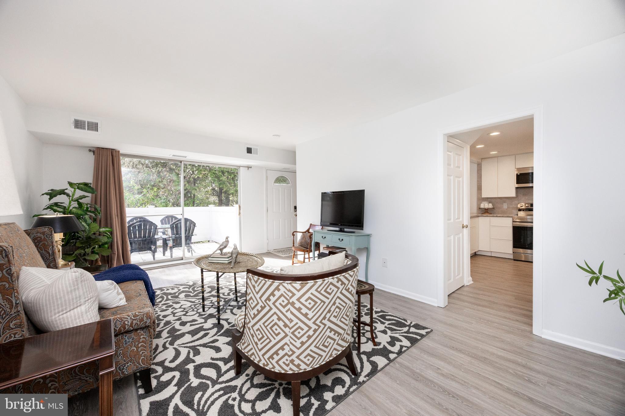 1518 MANLEY ROAD B17