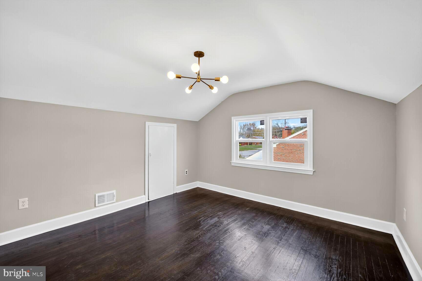 ABBOTT FOREST - Residential