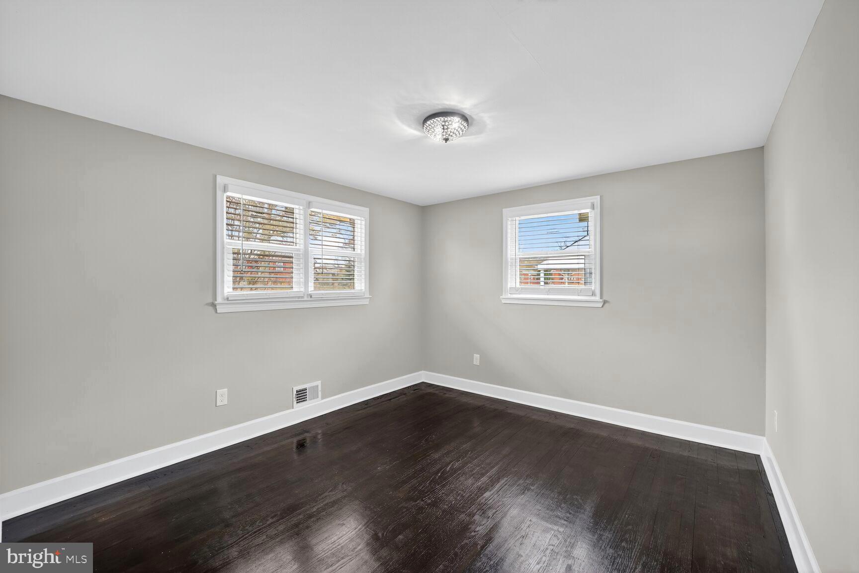 ABBOTT FOREST - Residential