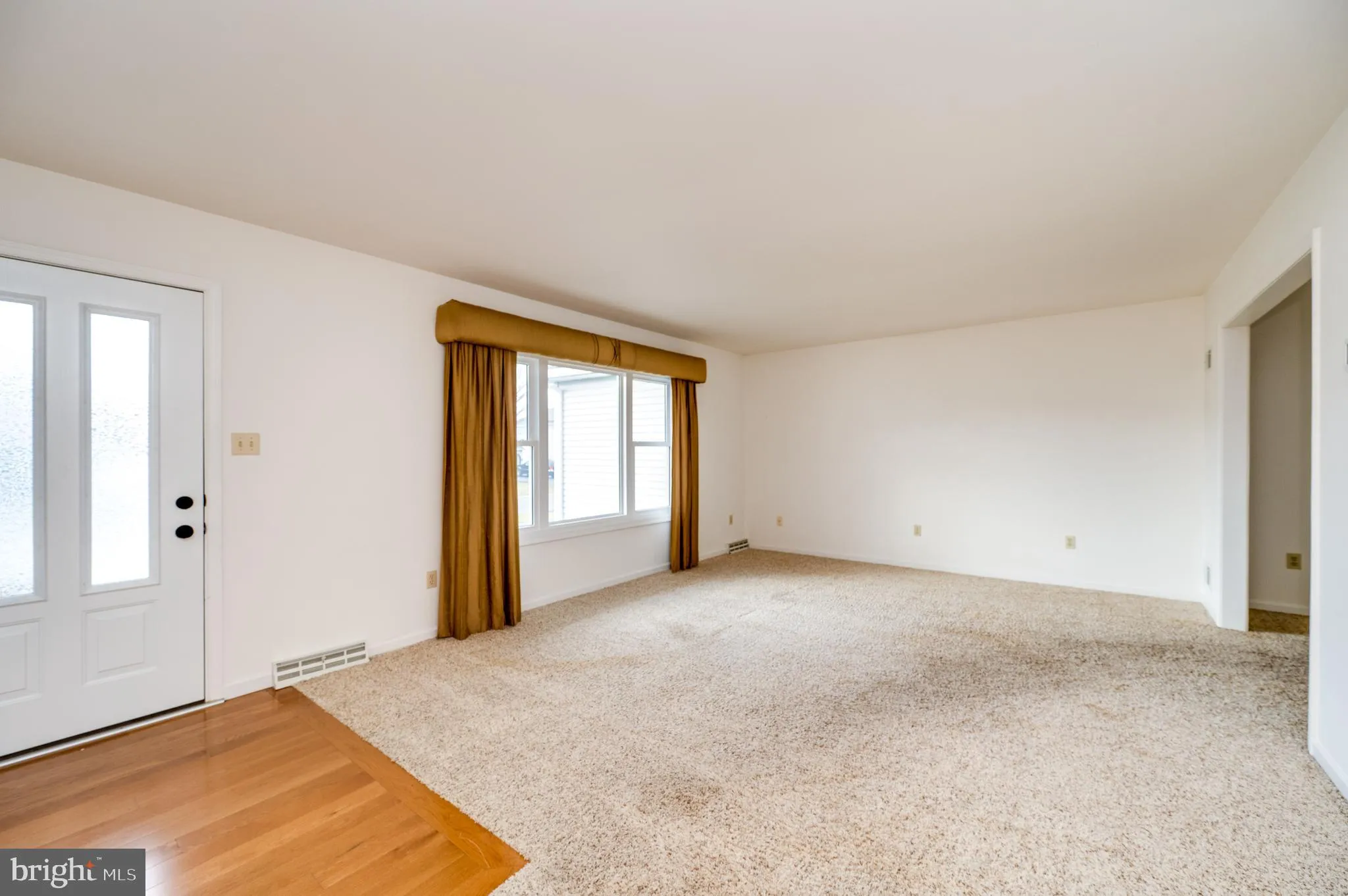 Blandon, Pennsylvania 19510, United States, 2 Bedrooms Bedrooms, ,2 BathroomsBathrooms,Residential,Pending,91538