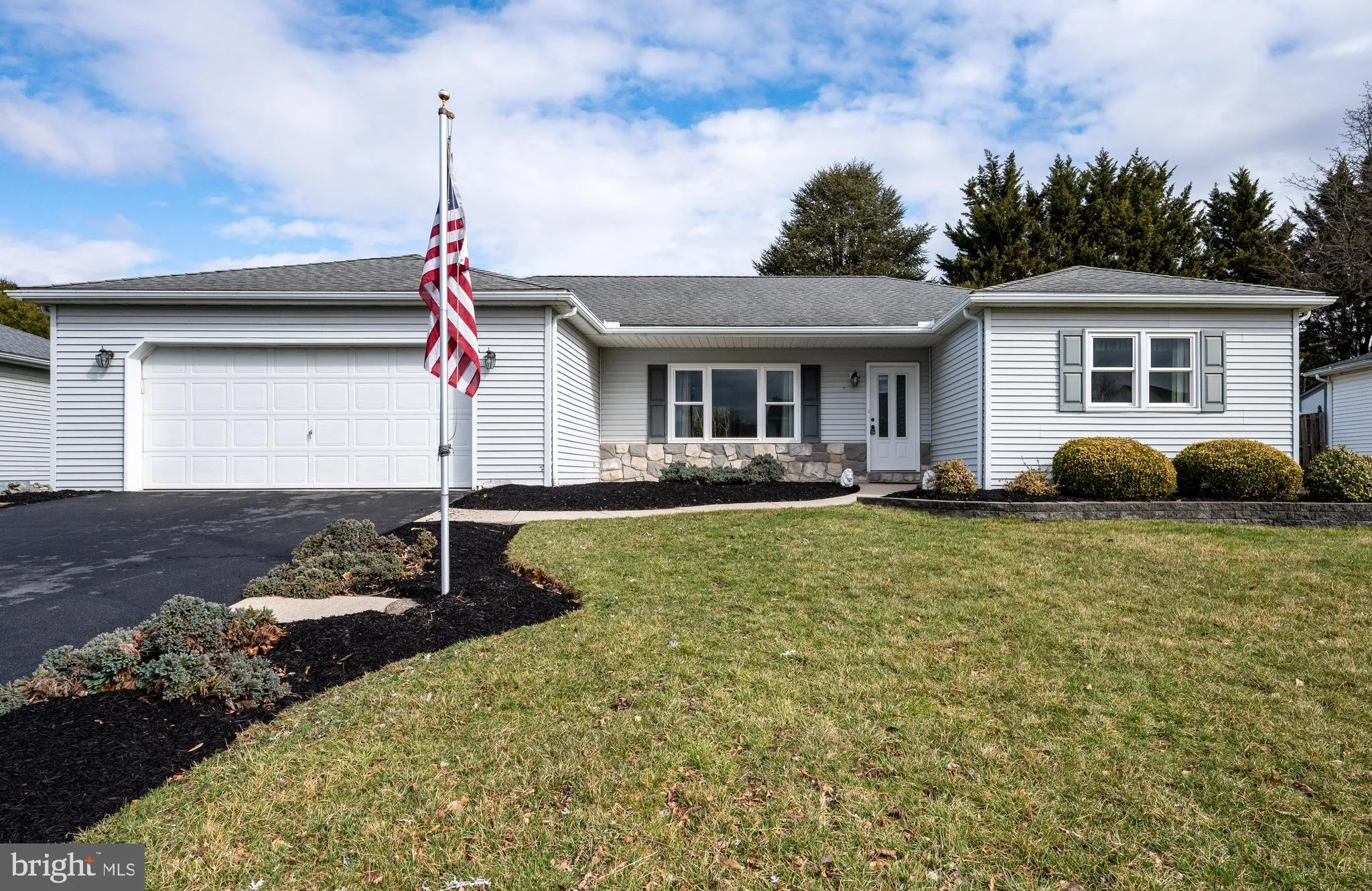 Blandon, Pennsylvania 19510, United States, 2 Bedrooms Bedrooms, ,2 BathroomsBathrooms,Residential,Pending,91538