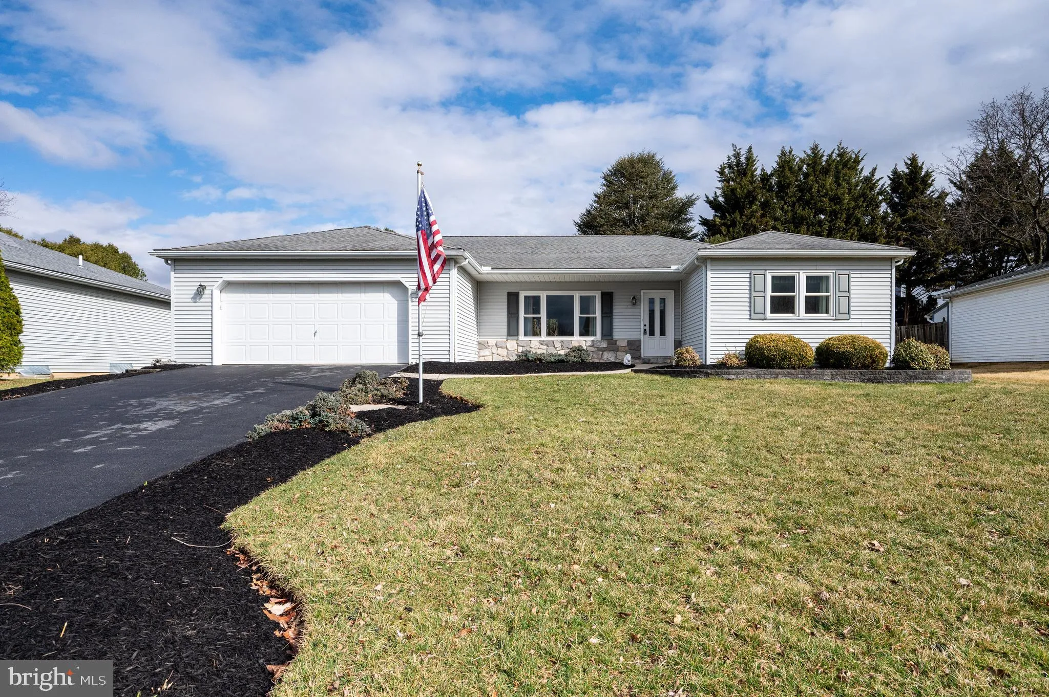 Blandon, Pennsylvania 19510, United States, 2 Bedrooms Bedrooms, ,2 BathroomsBathrooms,Residential,Pending,91538