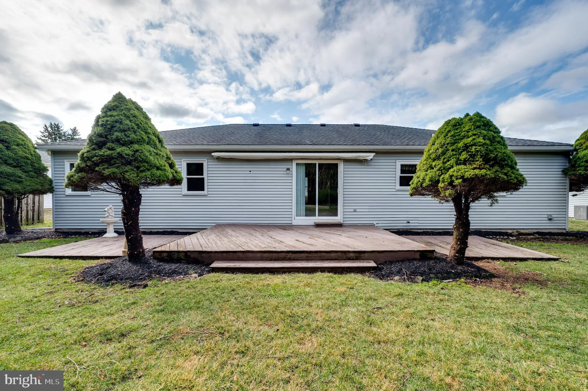 Blandon, Pennsylvania 19510, United States, 2 Bedrooms Bedrooms, ,2 BathroomsBathrooms,Residential,Pending,91538