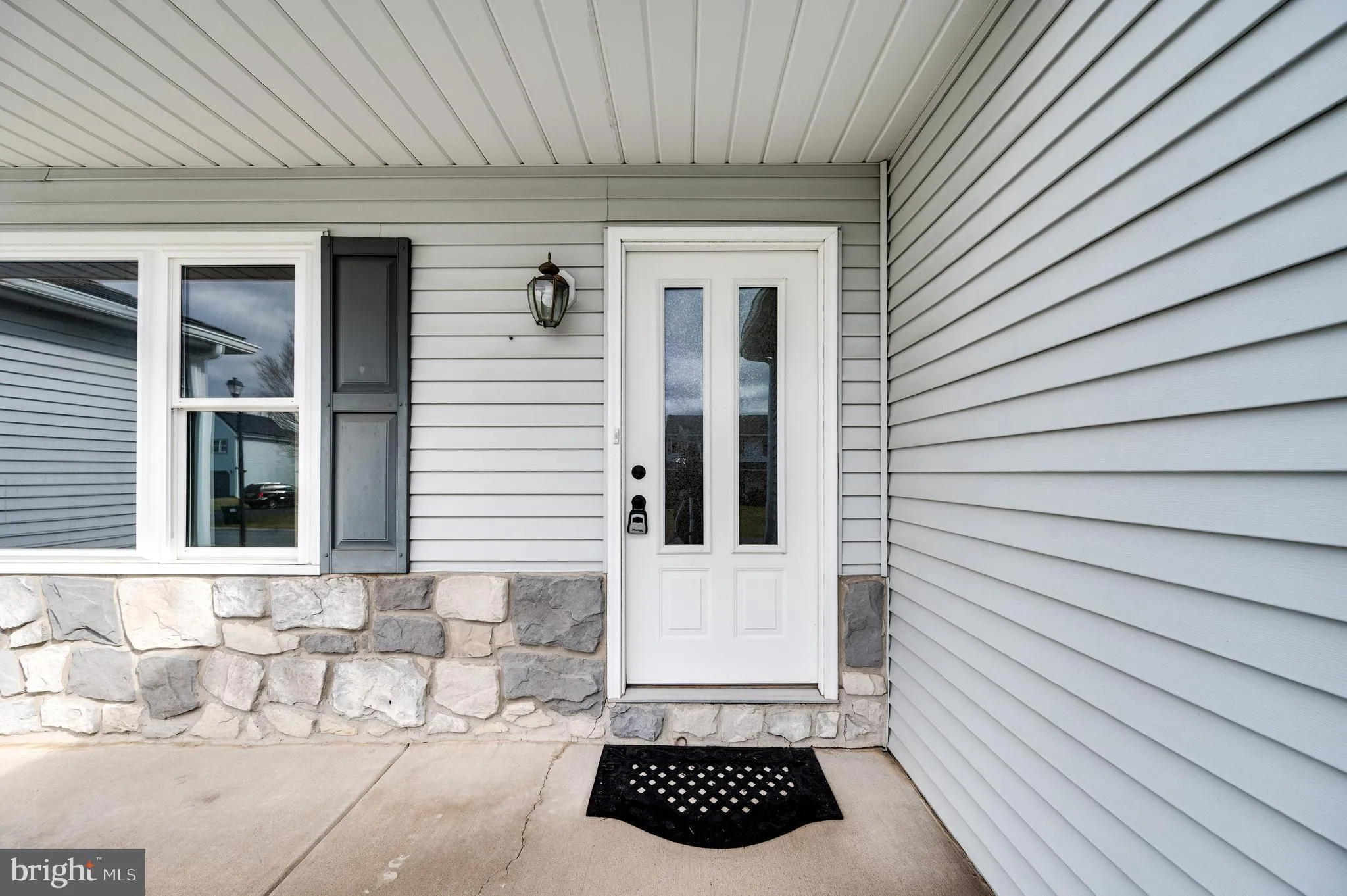 Blandon, Pennsylvania 19510, United States, 2 Bedrooms Bedrooms, ,2 BathroomsBathrooms,Residential,Pending,91538