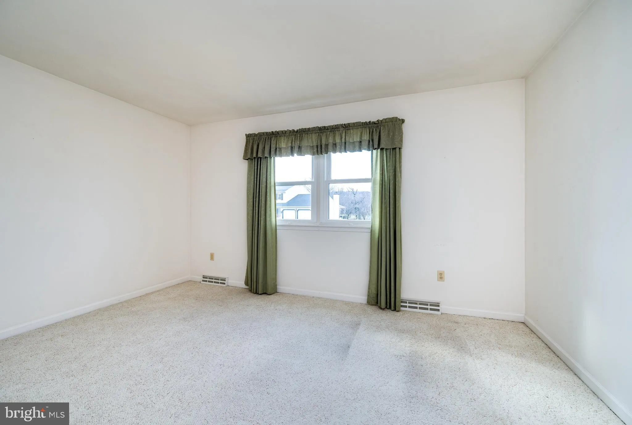 Blandon, Pennsylvania 19510, United States, 2 Bedrooms Bedrooms, ,2 BathroomsBathrooms,Residential,Pending,91538