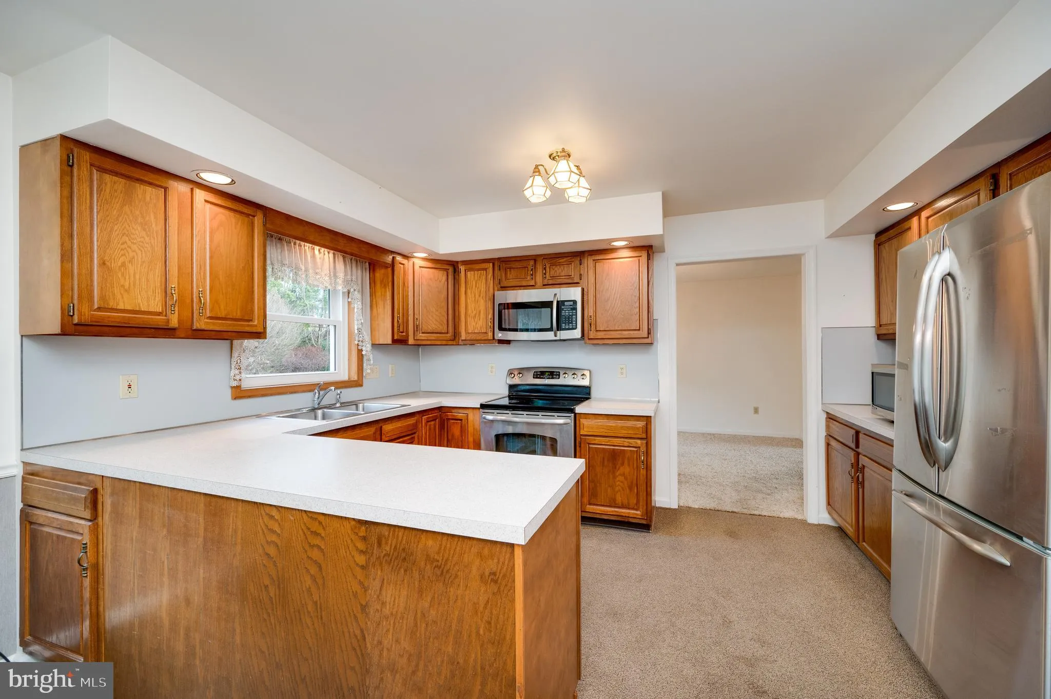 Blandon, Pennsylvania 19510, United States, 2 Bedrooms Bedrooms, ,2 BathroomsBathrooms,Residential,Pending,91538