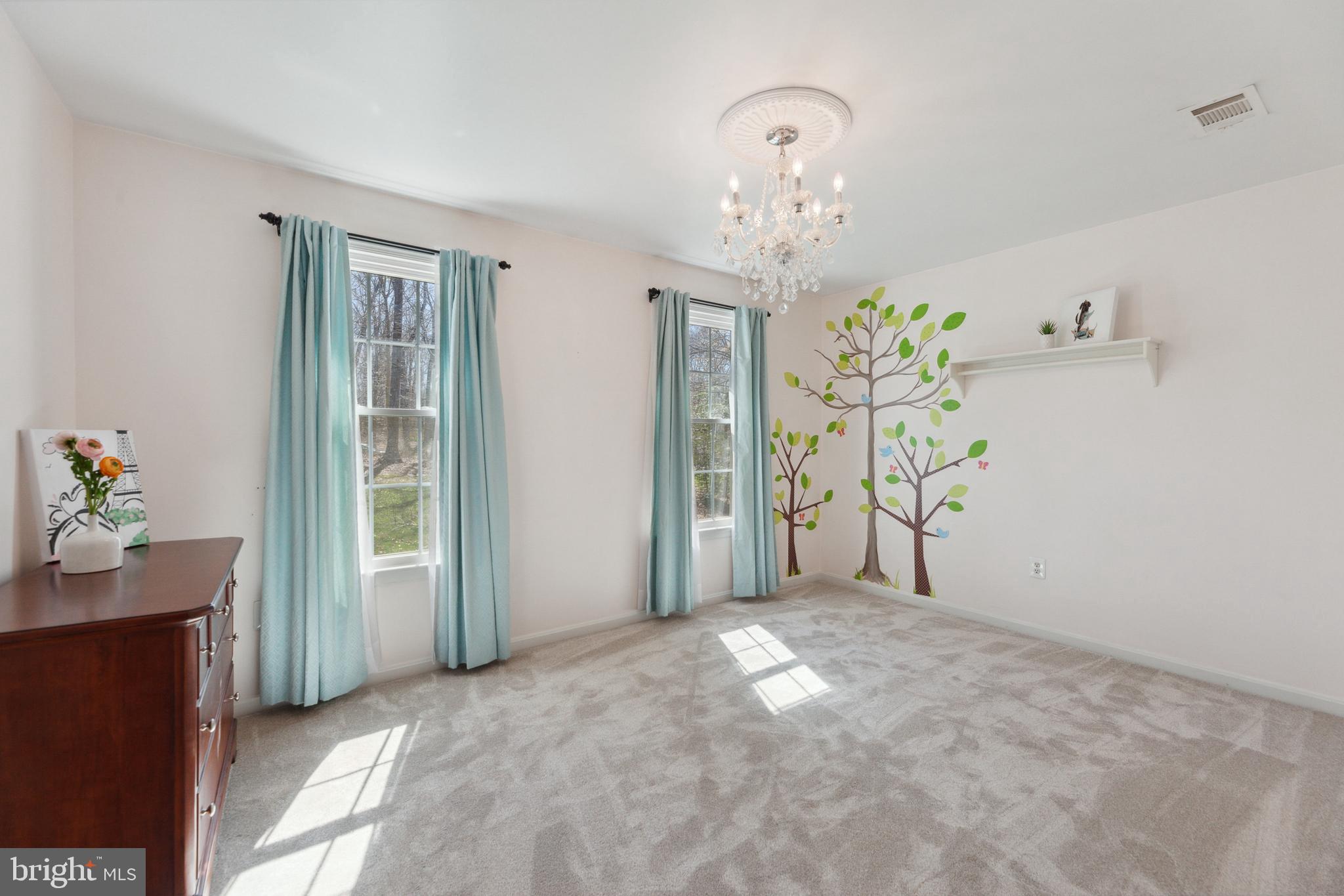 HAMPTONS GROVE - Residential