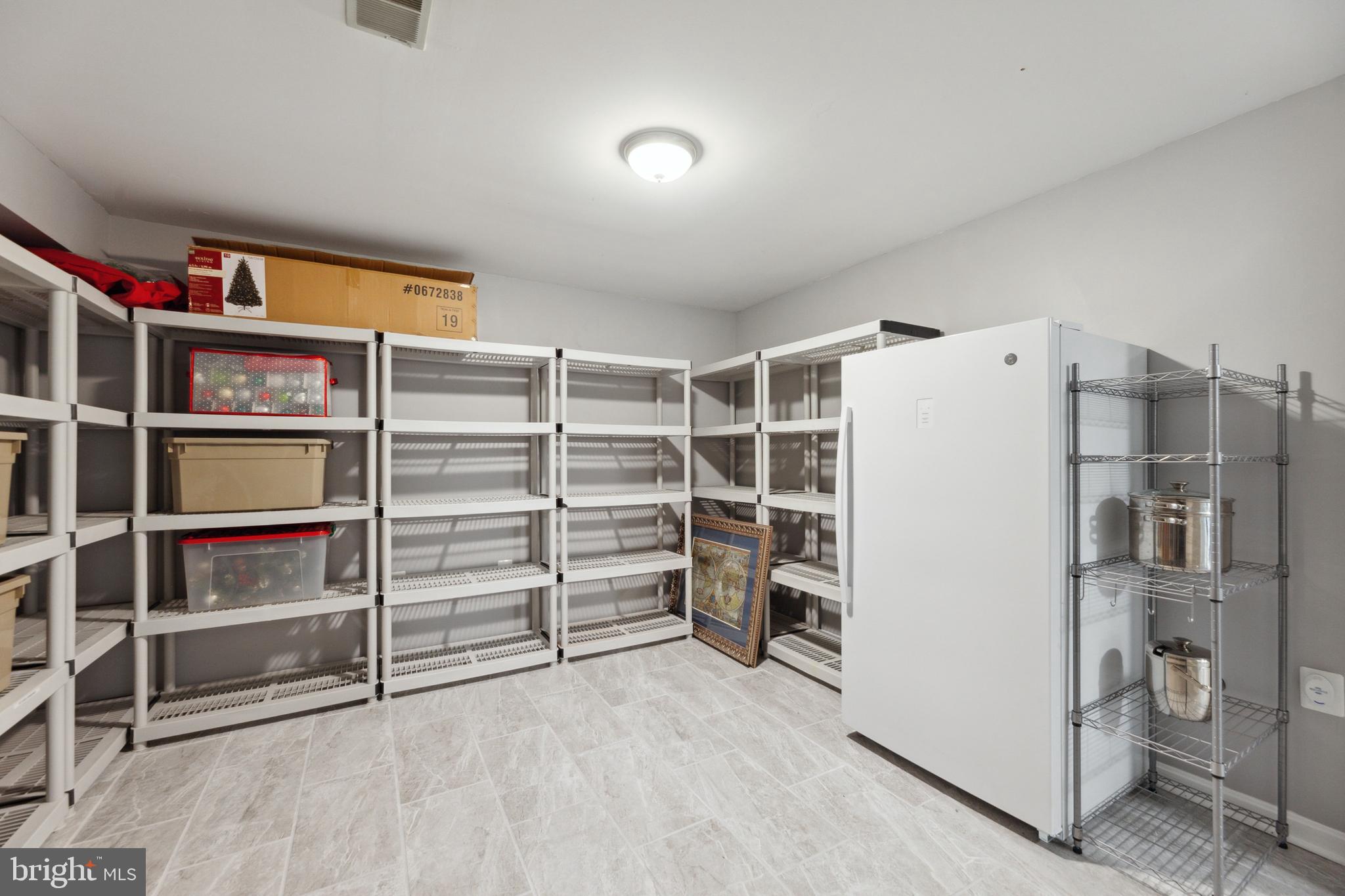 HAMPTONS GROVE - Residential
