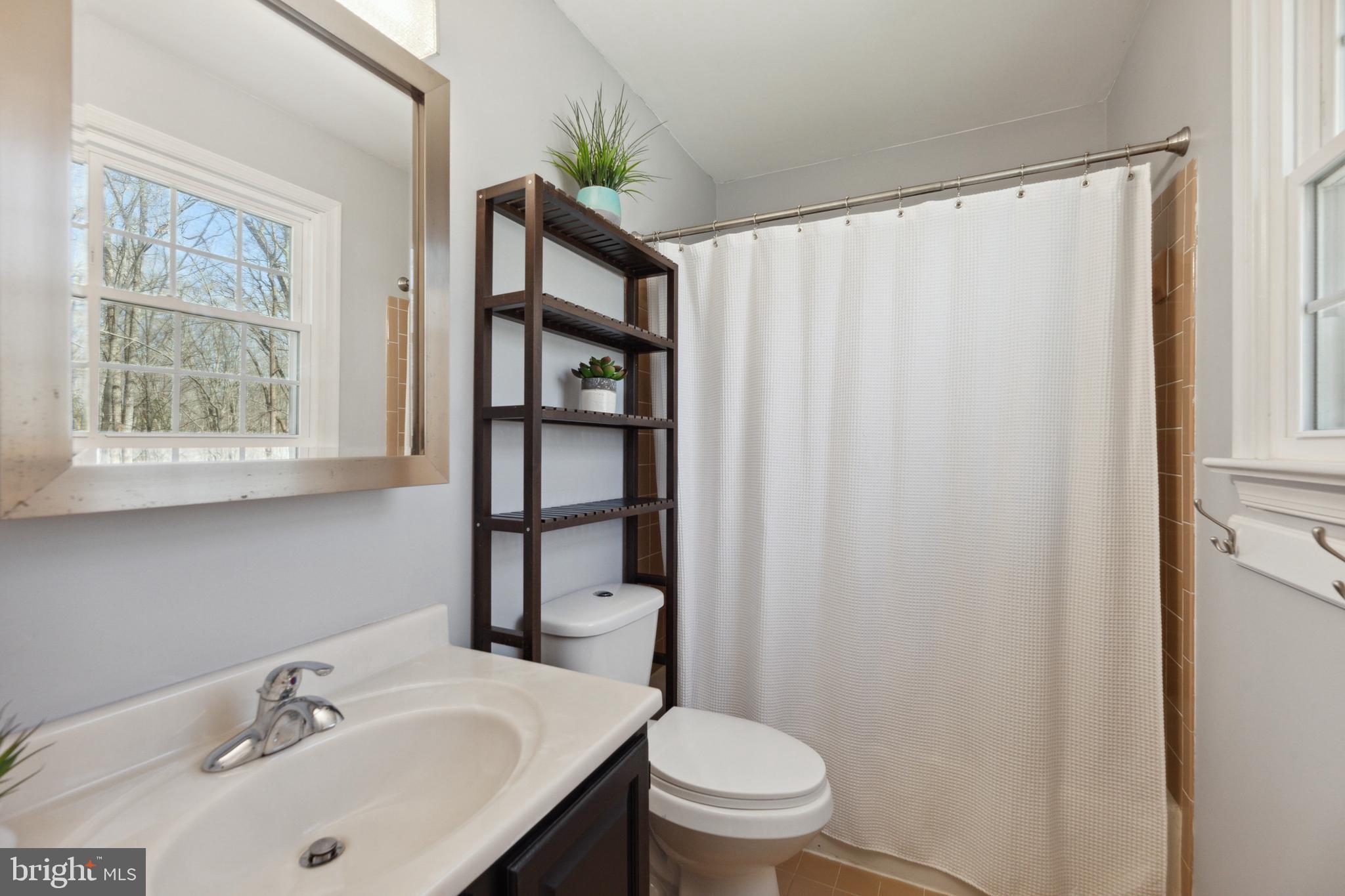 HAMPTONS GROVE - Residential