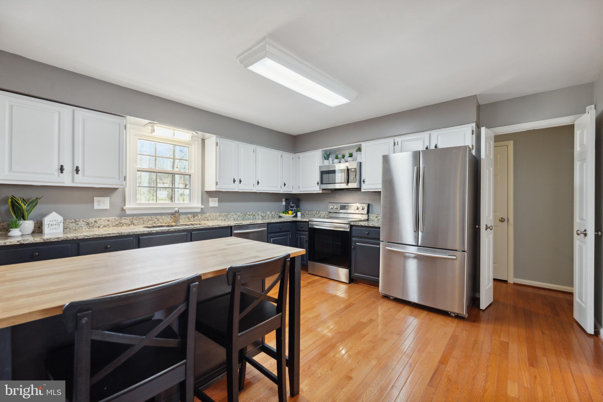 HAMPTONS GROVE - Residential