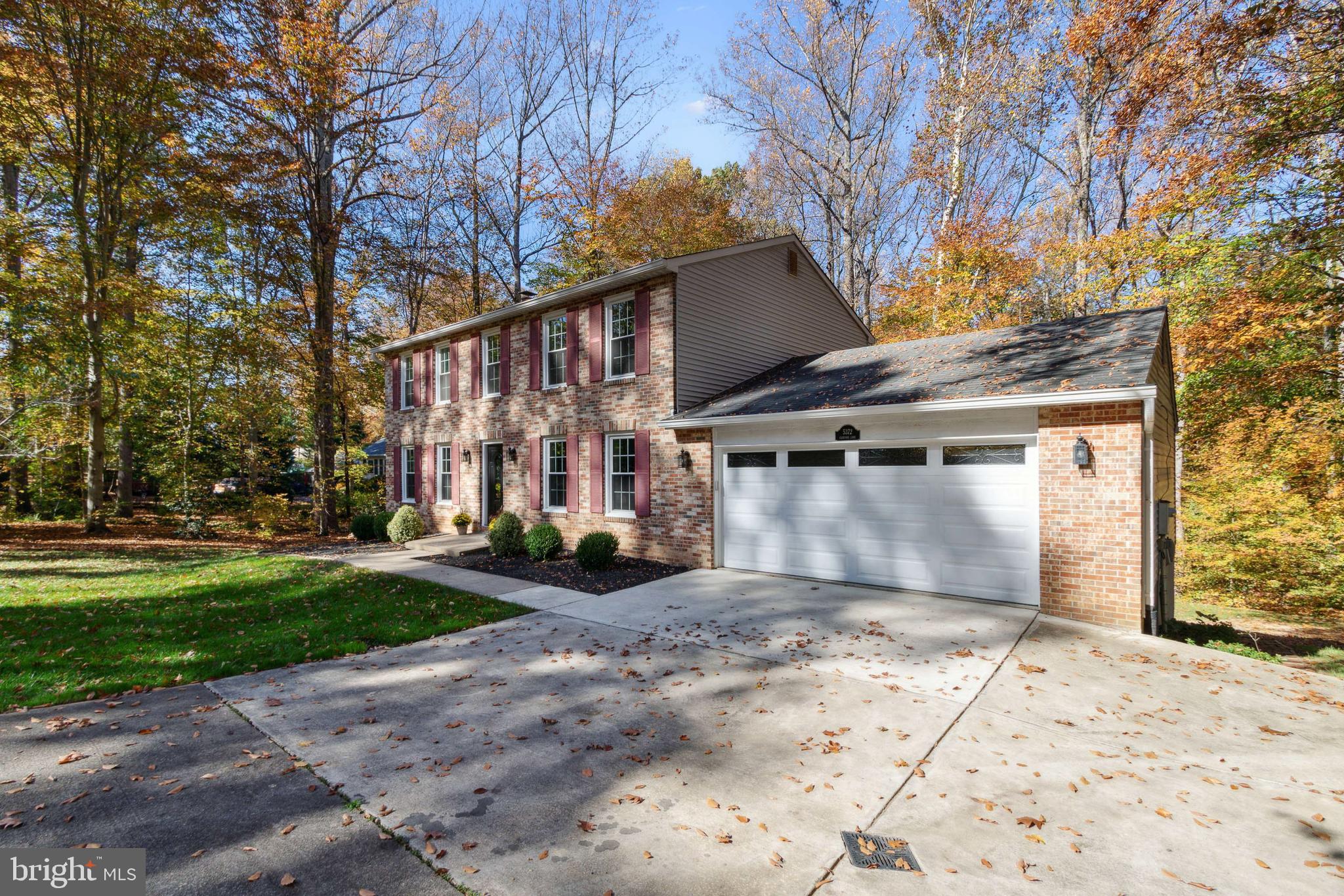 HAMPTONS GROVE - Residential