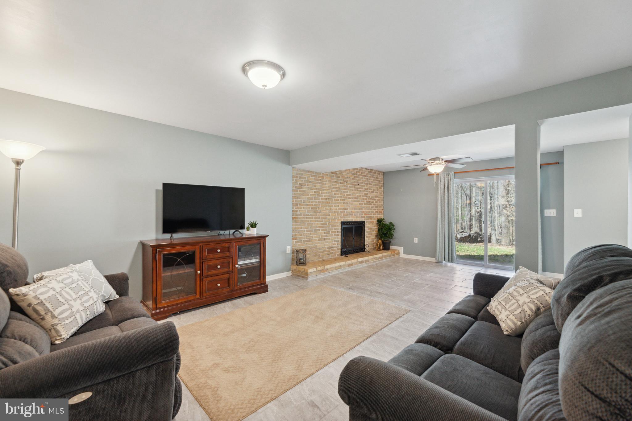 HAMPTONS GROVE - Residential