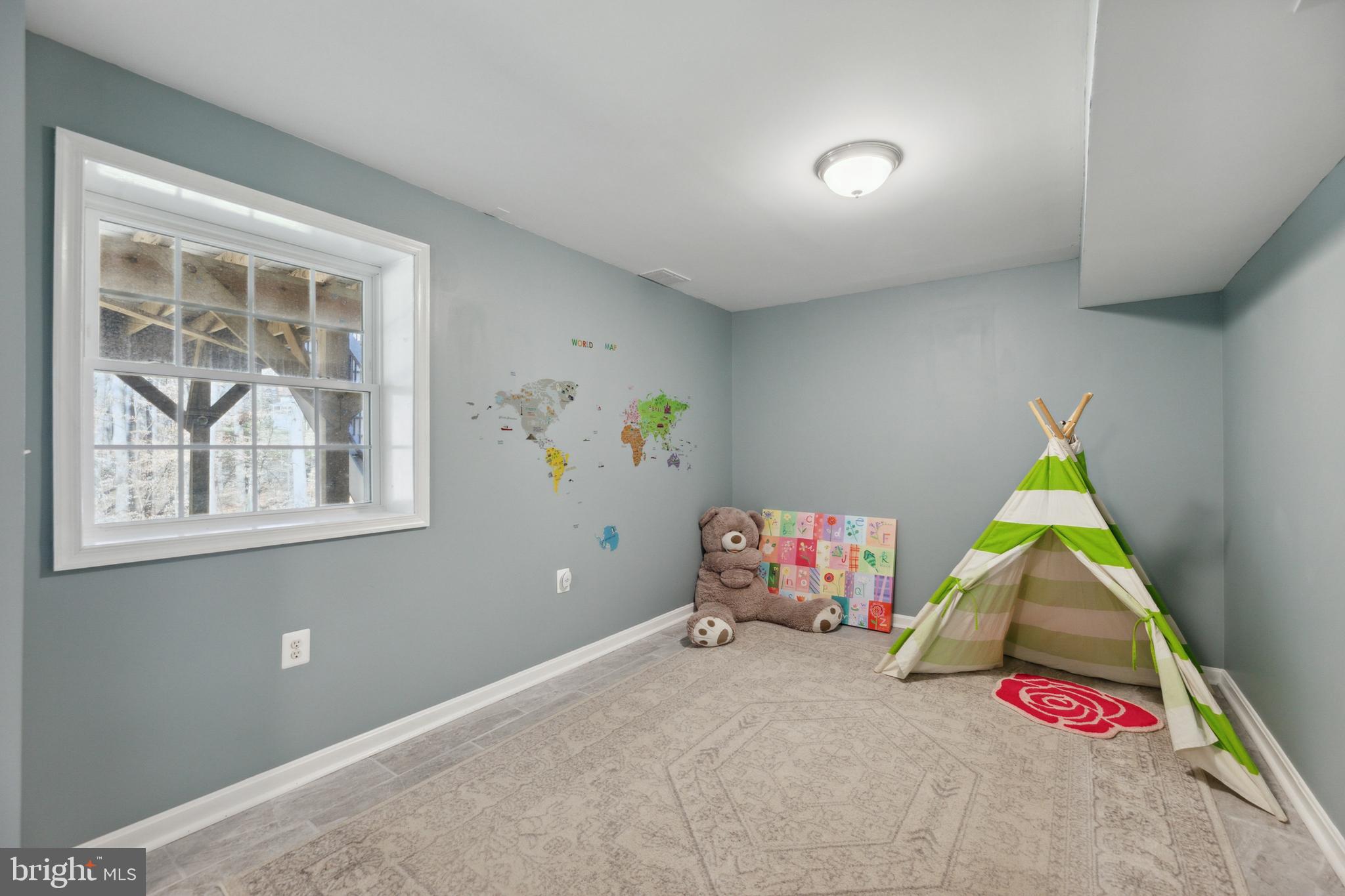HAMPTONS GROVE - Residential