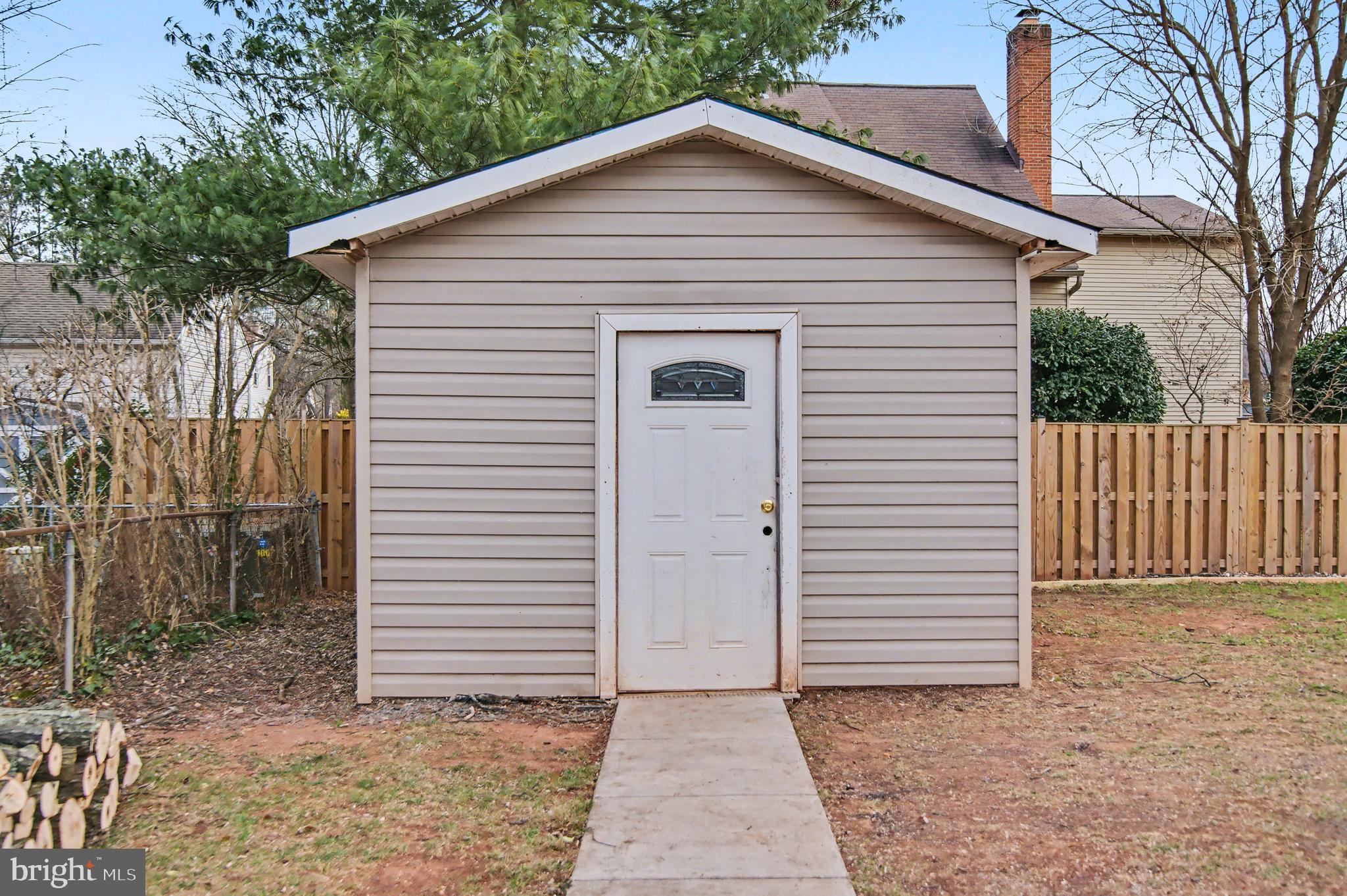 STERLING  PARK - Residential Lease