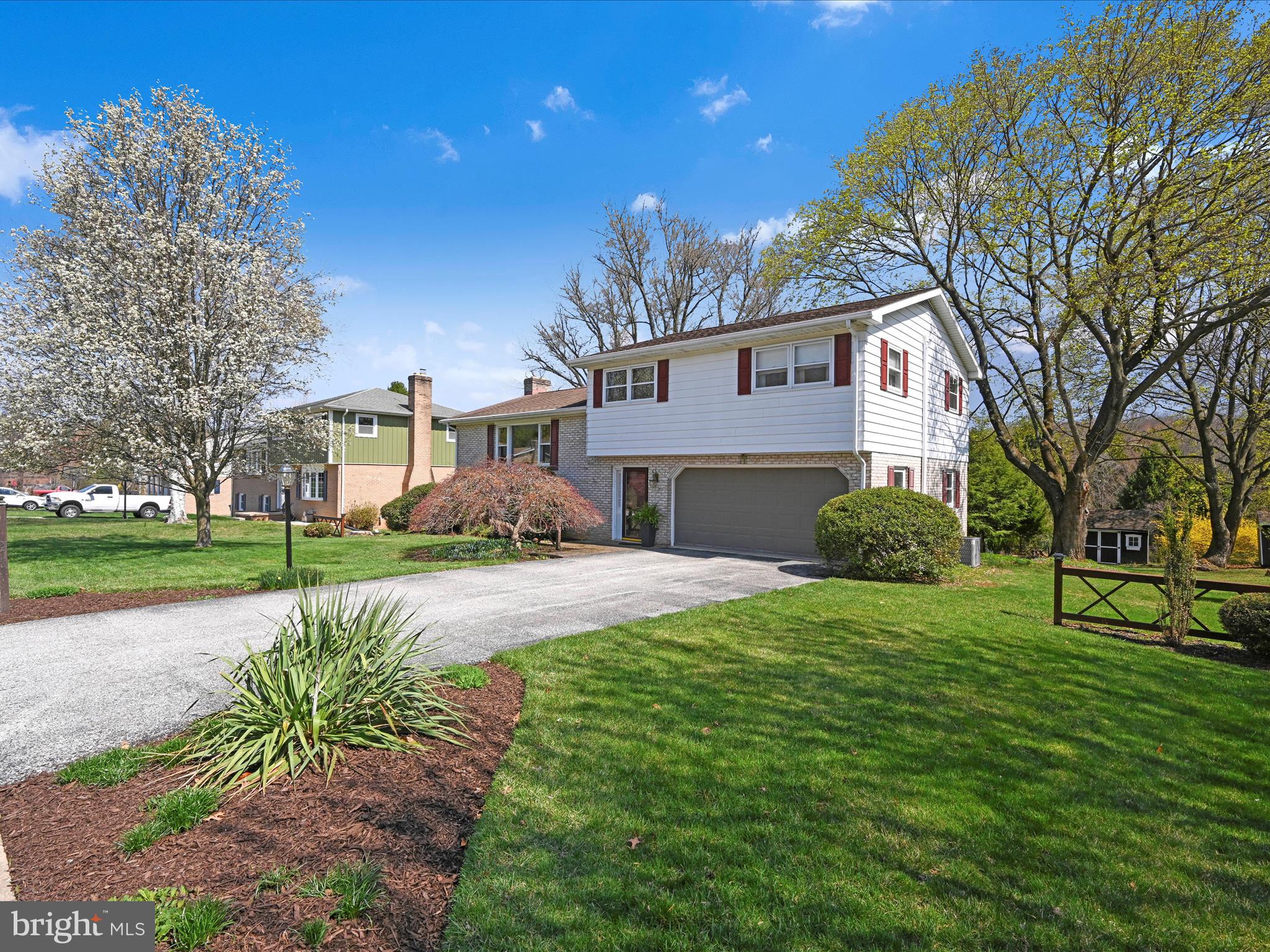 ARLINGTON PARK - Residential