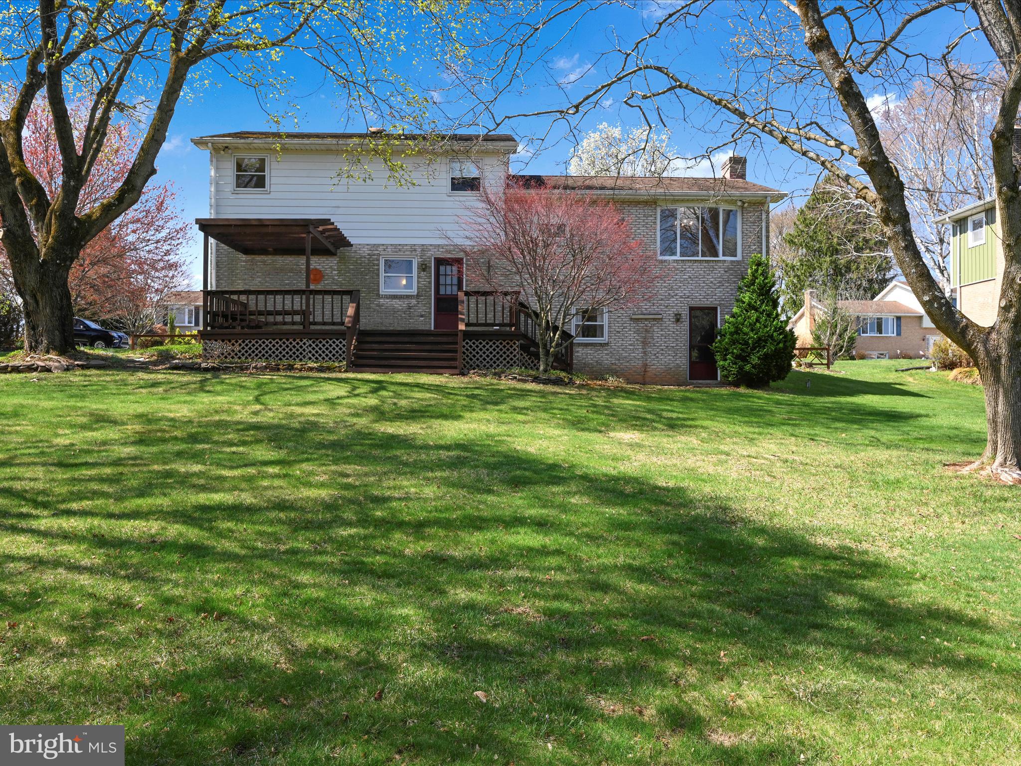 ARLINGTON PARK - Residential